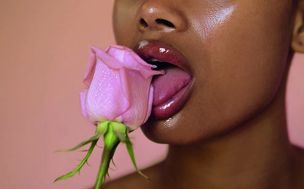 Vorspiel und ‚Slow Sex‘, um den Verstand im Bett (oder wo immer du willst) zu verlieren